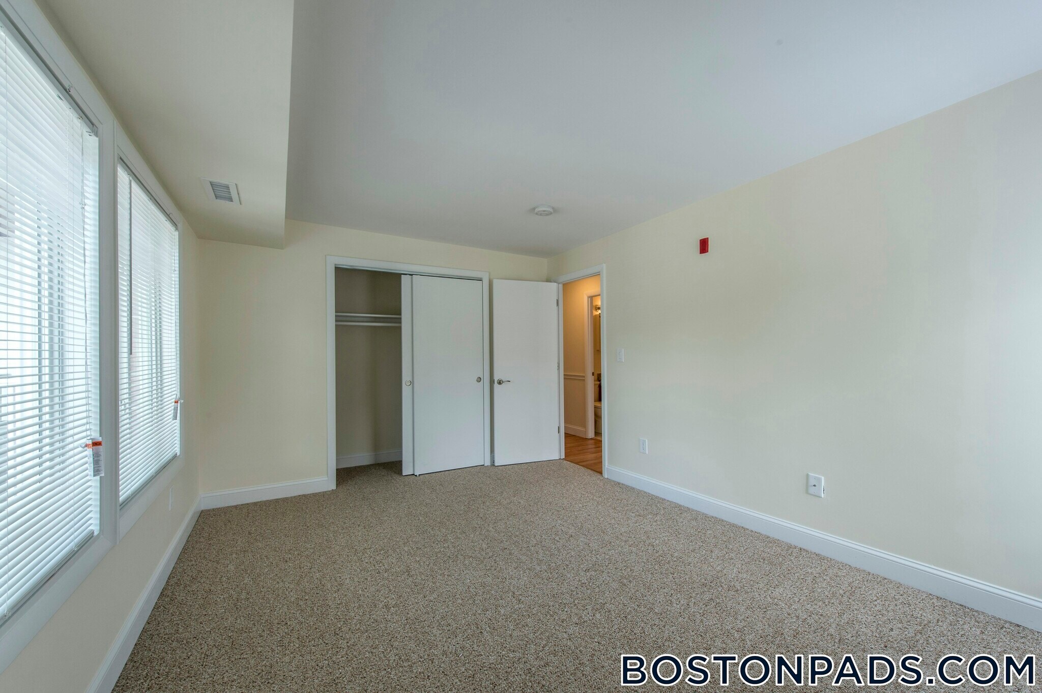 Building Photo - 18 Westgate Dr