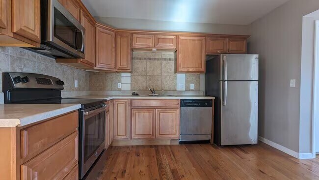 Building Photo - 3946-3950 Walnut St