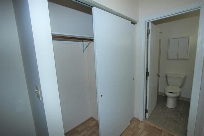 Building Photo - 76 Highwood Dr