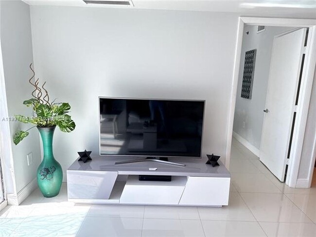 Building Photo - 50 Biscayne Blvd