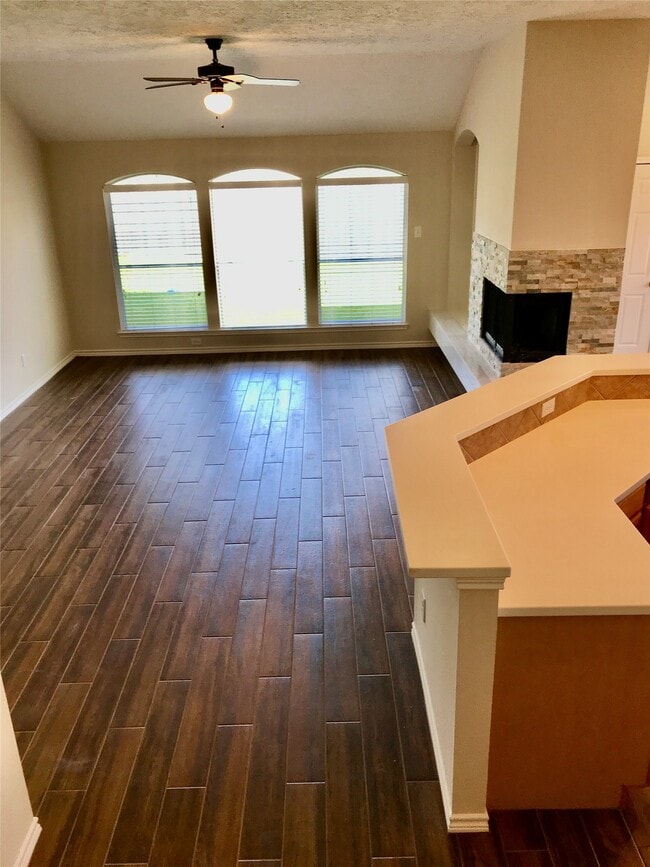 Building Photo - 5035 Chappel Hill Dr