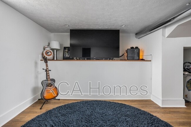 Building Photo - 1740 S Randolph St