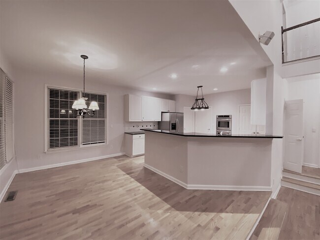 Building Photo - 10920 Donamere Dr