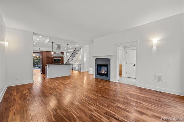 Building Photo - 360 Garfield St