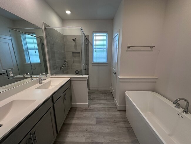 Building Photo - 29019 Pine Forest Dr