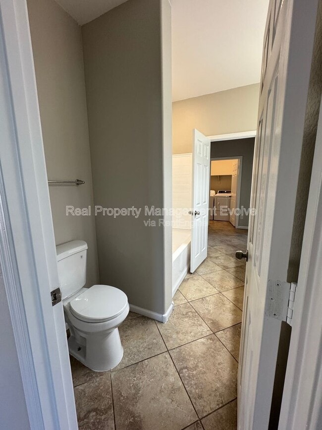 Building Photo - 13014 W Lamar Rd