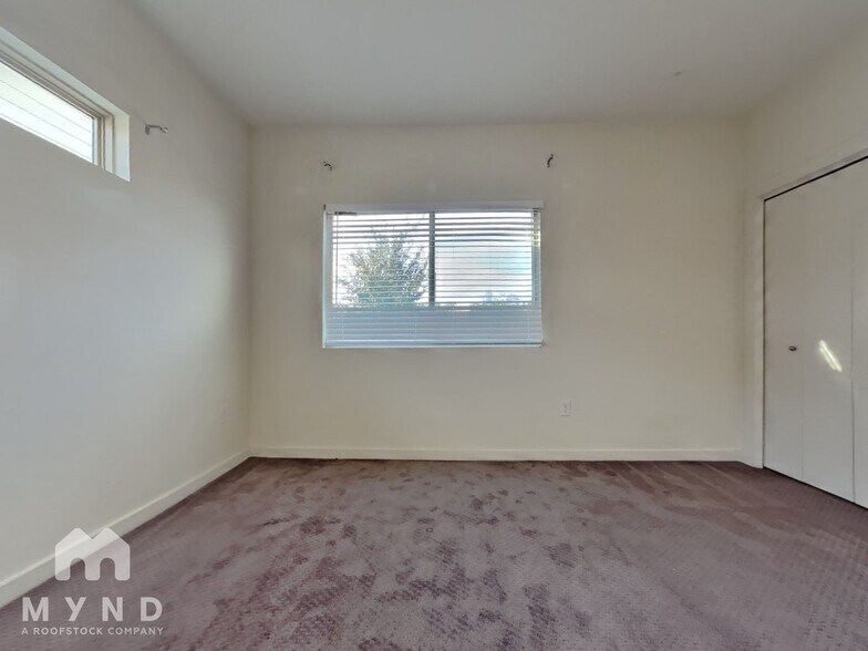 Building Photo - 7805 Cooper Ln