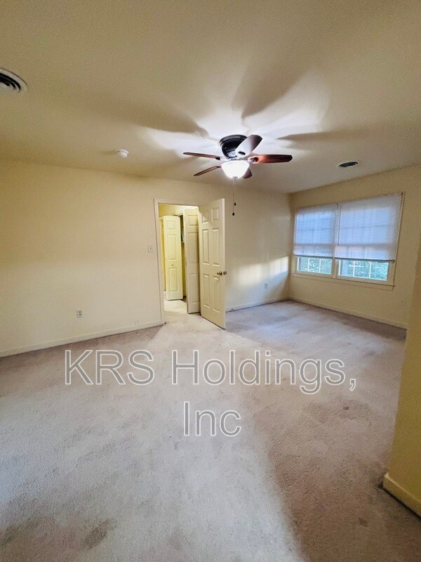 Building Photo - 12703 Mill Forest Ct