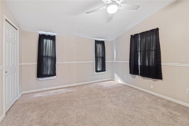 Building Photo - 6001 S Himes Ave