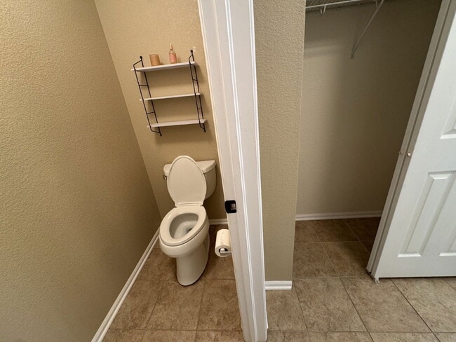 Building Photo - 631 Hanging Rock Pl