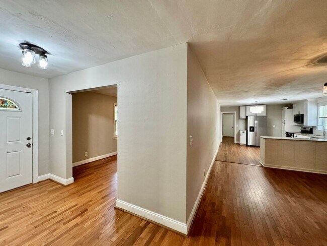 Building Photo - Recently Updated 4-Bedroom Ranch Home w/a 2 Bedroom Guest Cottage! Ready 04-23-26! Pet Friendly Home