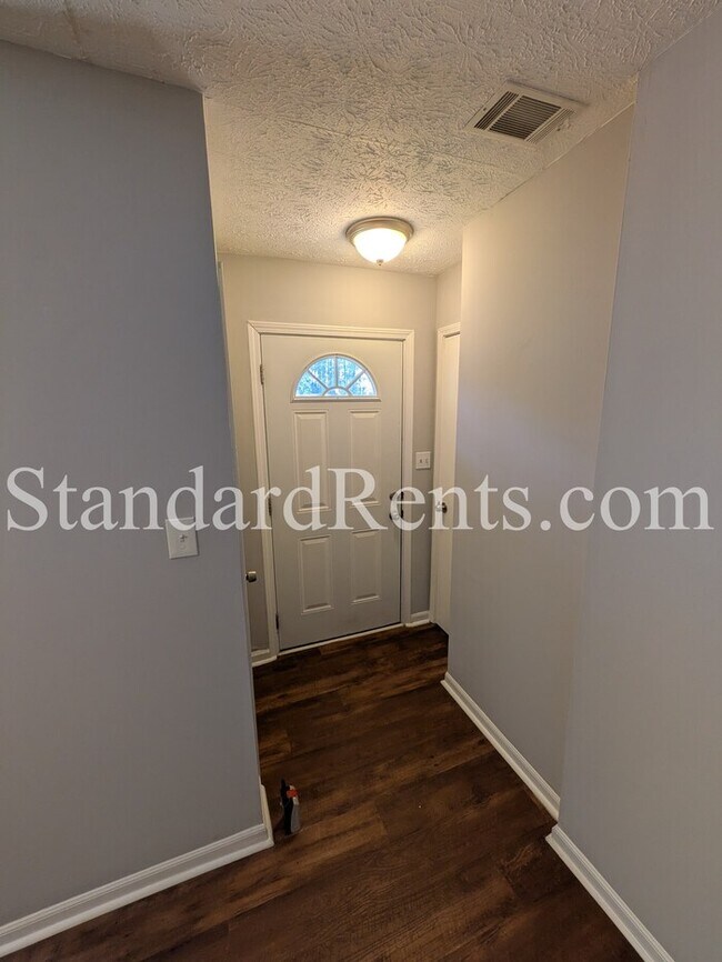 Building Photo - 622 Hickory Hollow Ln