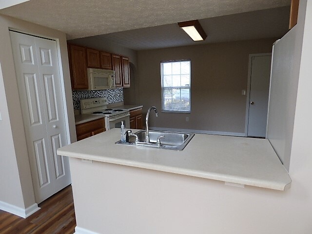 Building Photo - Chatterton Commons Condo