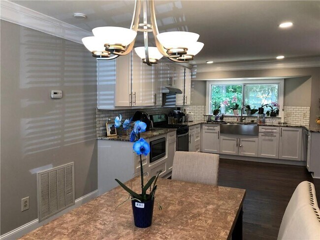 Building Photo - 515 Abbotts Hill Ln