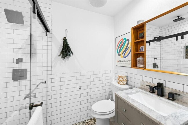 Building Photo - 505 Mairo St