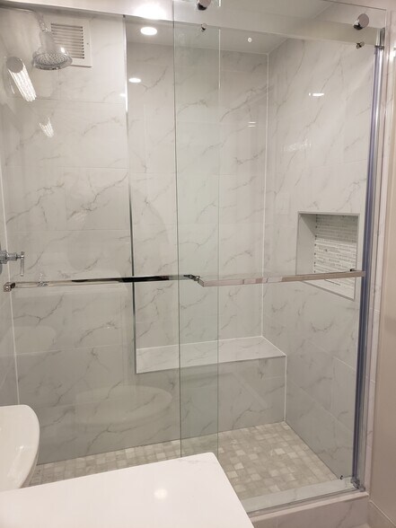 Bathroom Shower - 4141 N Henderson Rd