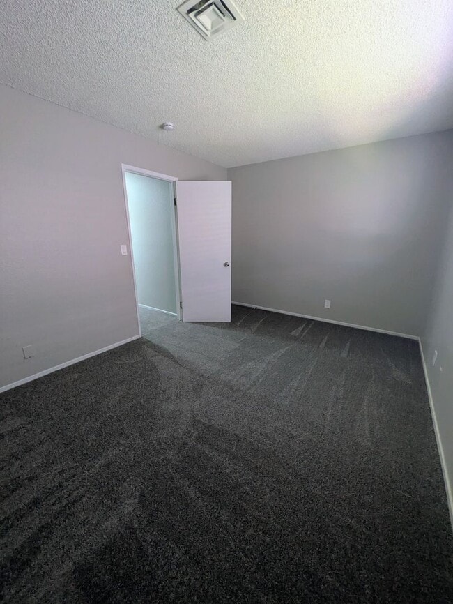 Building Photo - NW FOURPLEX