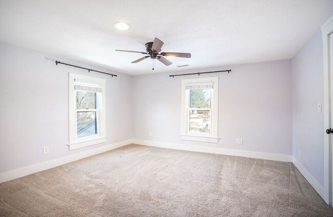 Building Photo - 40 Lealand Ave