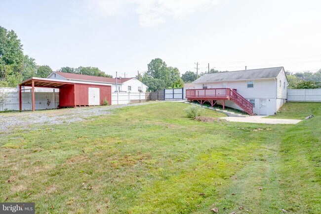 Building Photo - 5024 Backlick Rd