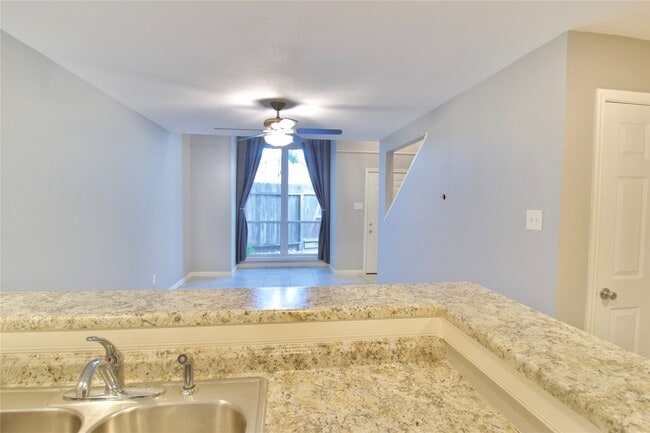 Building Photo - 16120 Stuebner Airline Rd