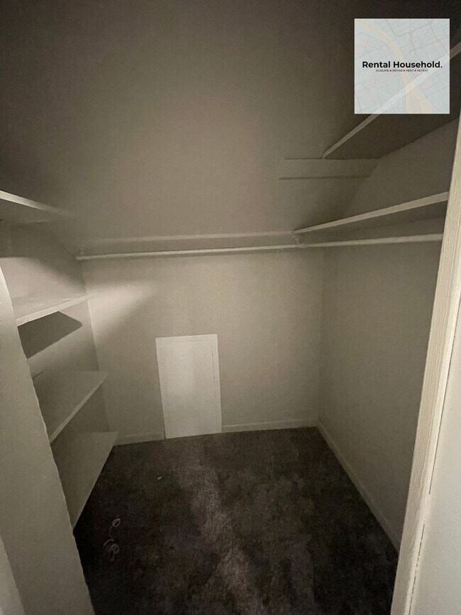 Building Photo - Adorable 2 Bedroom Located in Livonia