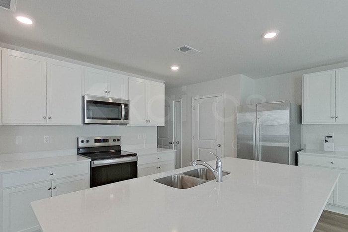 Building Photo - 120 Inez Ave