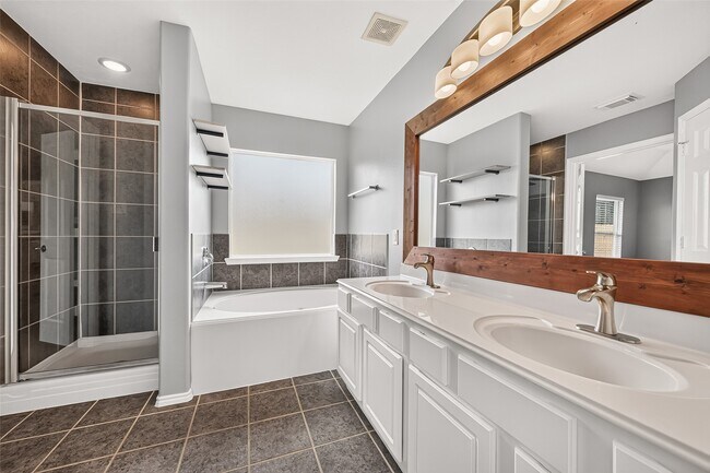 Building Photo - 22210 Bellow Glen Dr