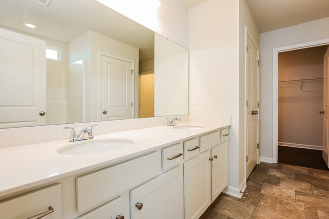 Building Photo - 237 Clydesdale Cir