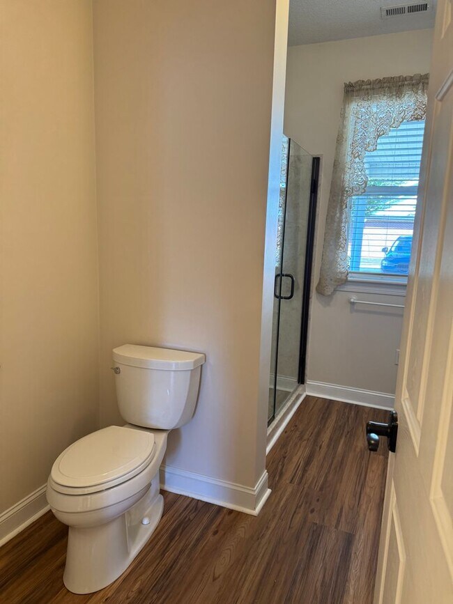 Building Photo - One Bedroom Condo in The Terraces of Denver!