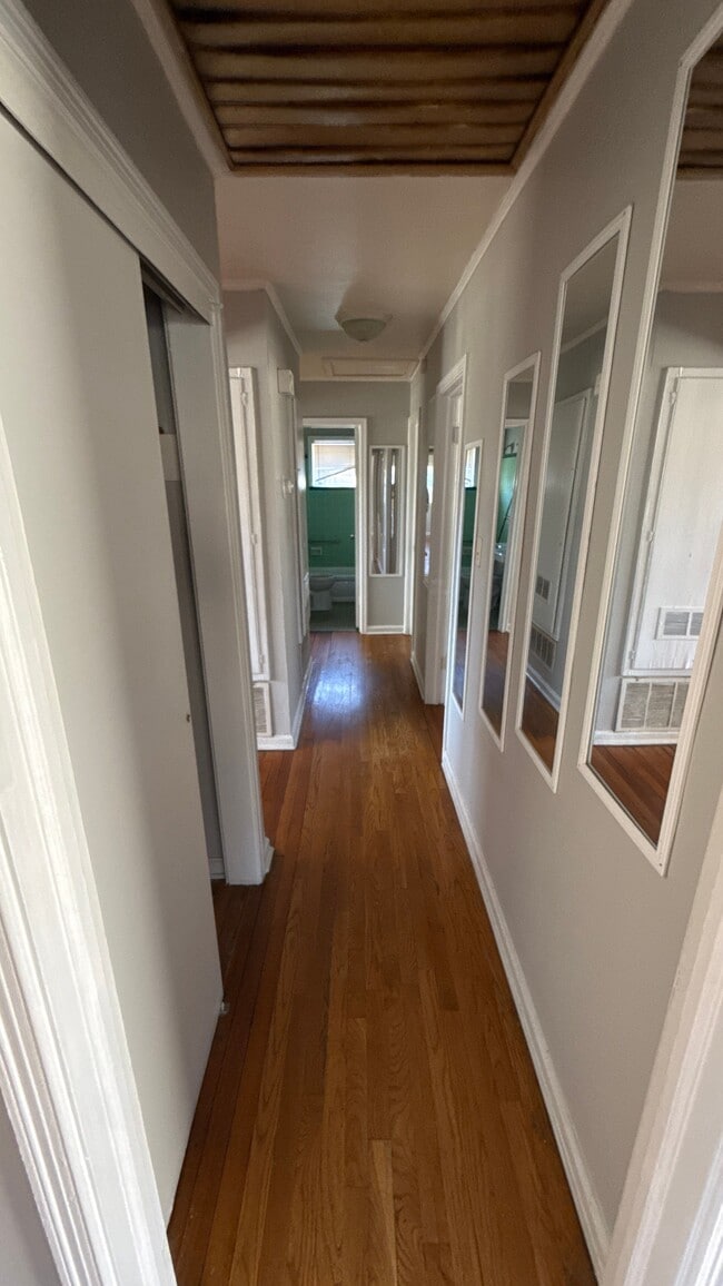 Building Photo - 3814 Bienville Rd