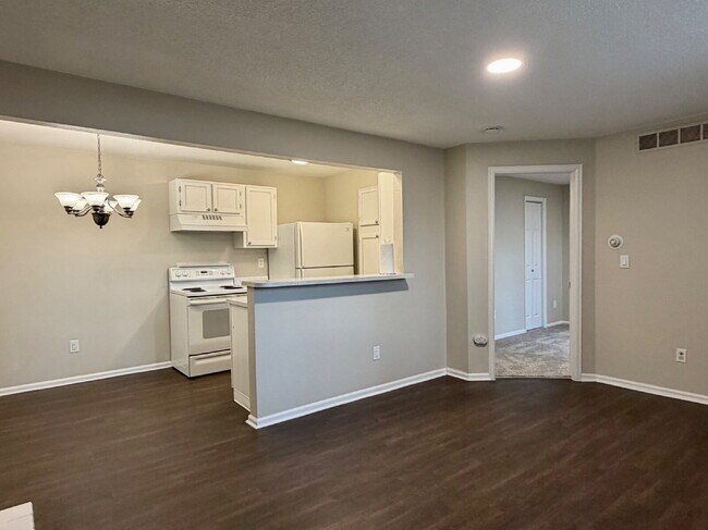 Building Photo - Garden-Level Condo Featuring 1bd/1ba in Desirable Stoney Creek Community. Nicely Updated with New...