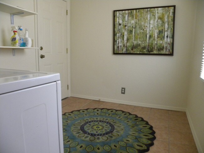 Laundry Room - 1111 N Auburn Ave