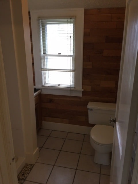 Building Photo - Across from Reser 5 bedroom 2 Bath Home