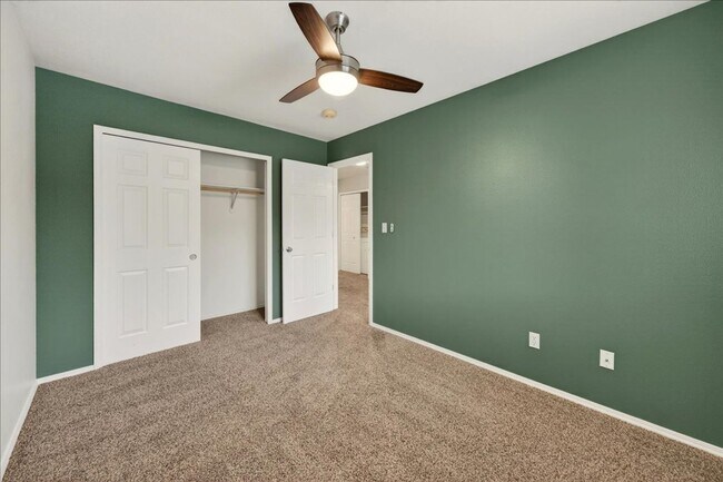 Building Photo - Comfortable Living in a Prime Central Boise Location