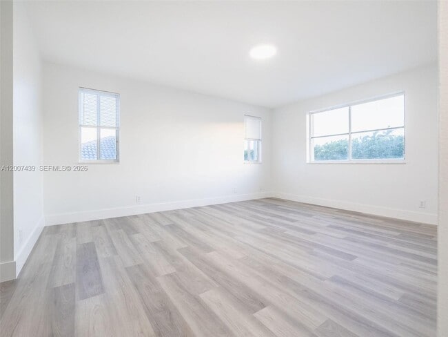 Building Photo - 801 Tanglewood Cir