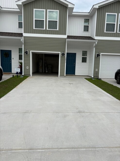 Building Photo - 4051 Pendragon Cir