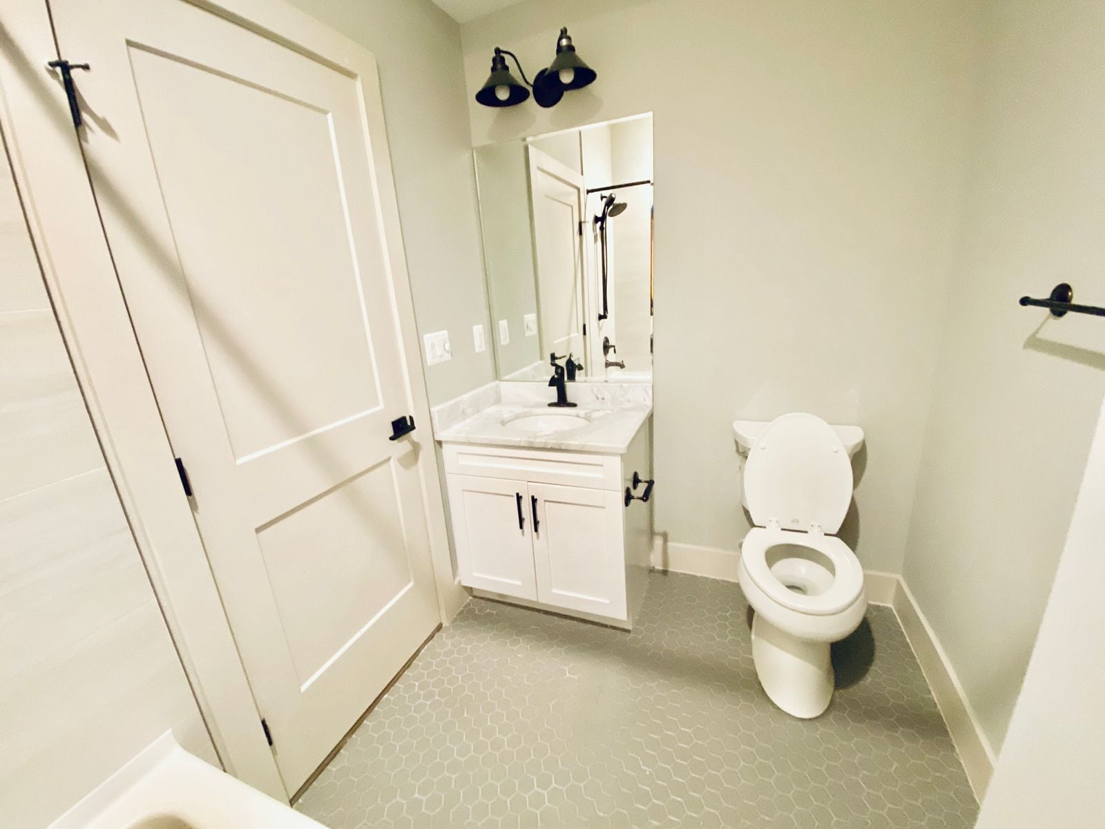 Private Bathroom - 527 Longfellow St NW