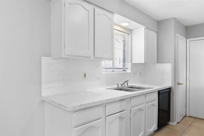 Building Photo - 2942 Heritage Colony Dr