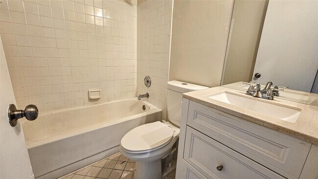 Building Photo - 4295 NW 114th Ter