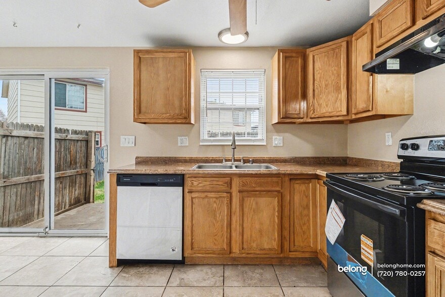 Building Photo - 16495 E 17th Pl