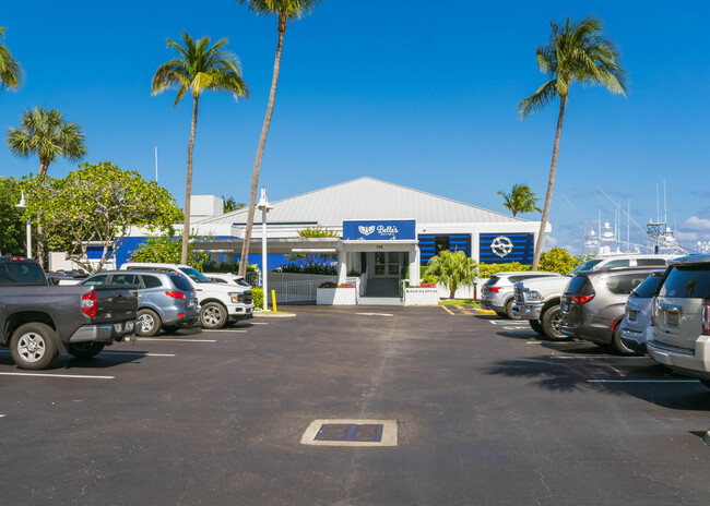 Building Photo - 115 Lakeshore Dr