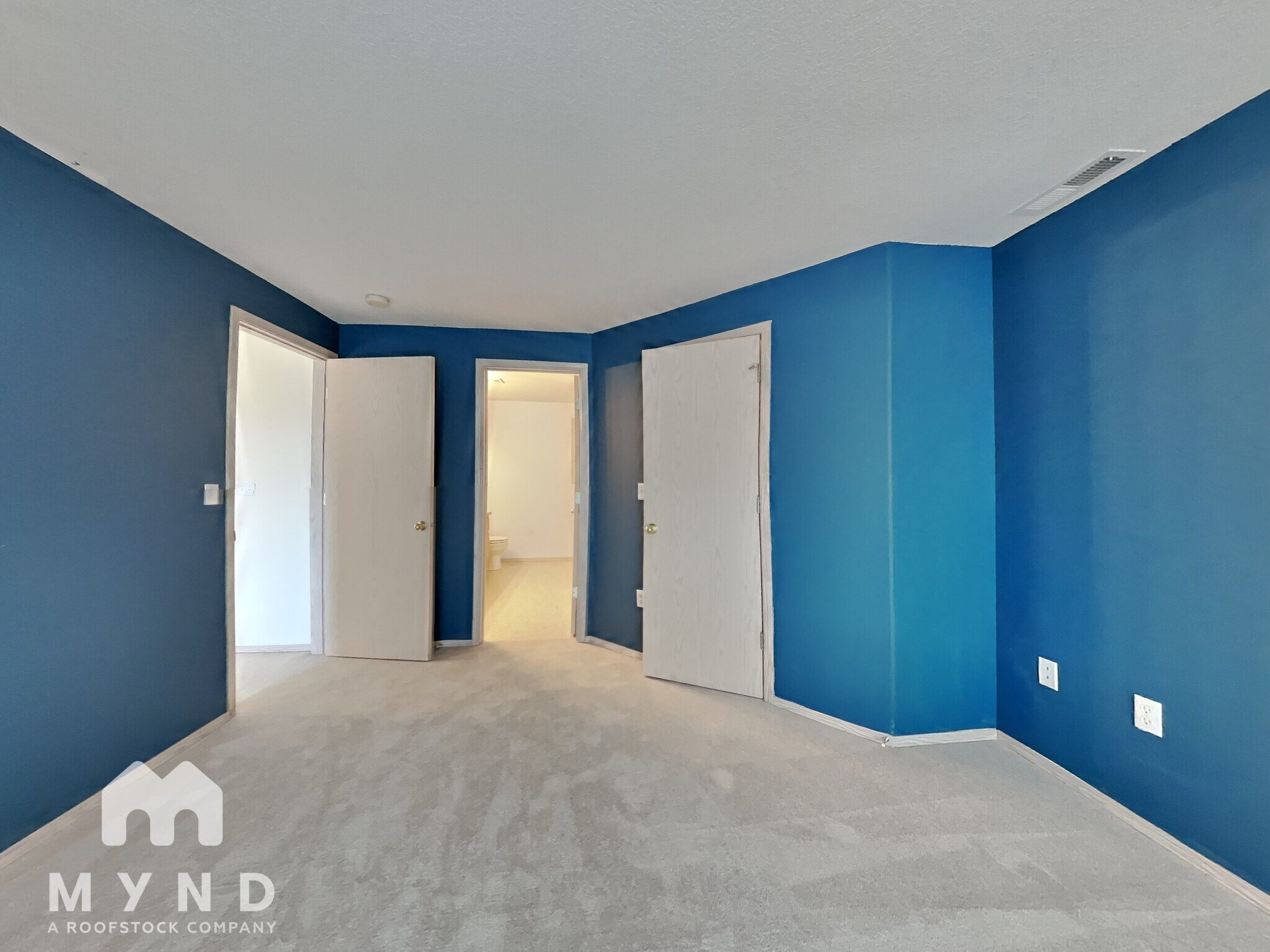 Building Photo - 3711 SE Sunrise Dr