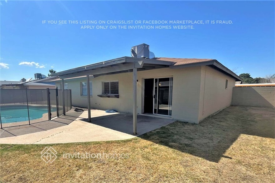 Building Photo - 4709 W Paradise Ln