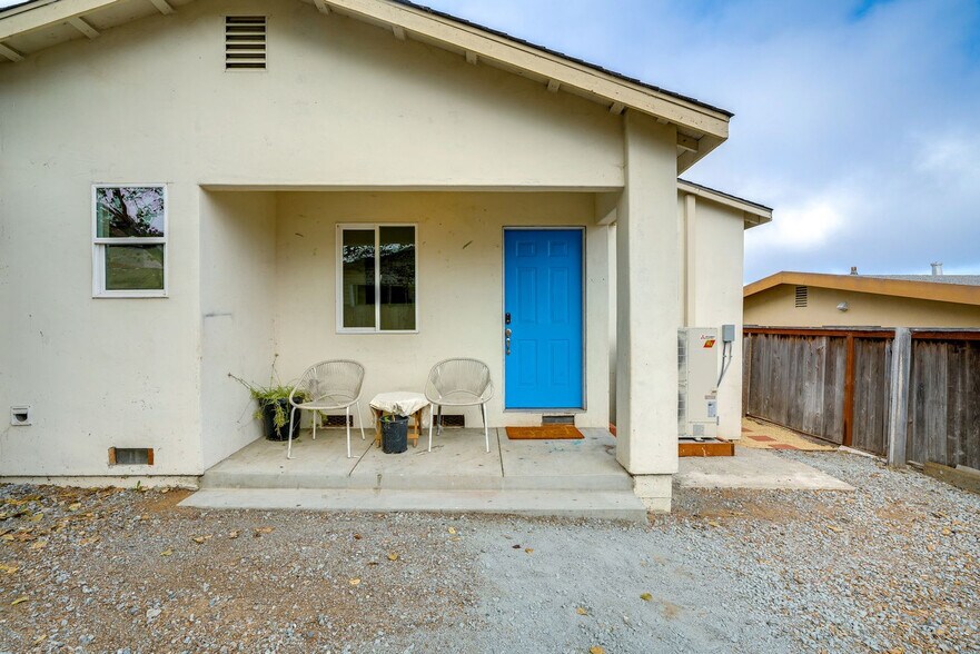 Building Photo - 1652 Luxton St