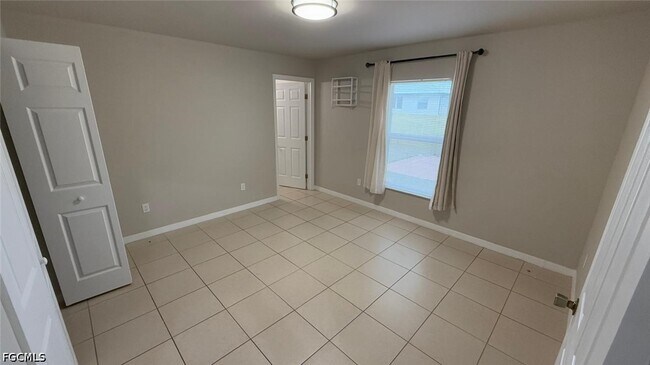 Building Photo - 1621 SW 33rd St