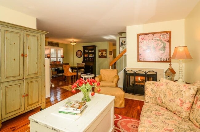 Building Photo - 8326 Linden Oaks Ct