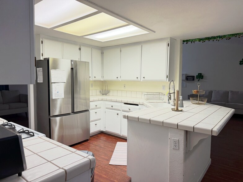 Building Photo - 7653 Phelan Rd