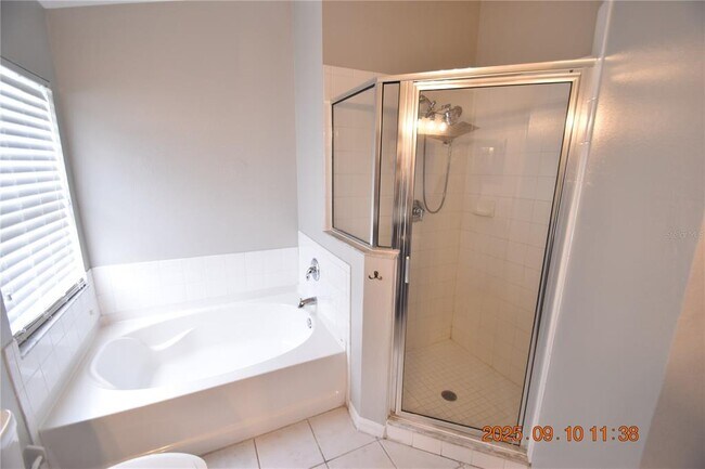 Building Photo - 12913 Lake Vista Dr