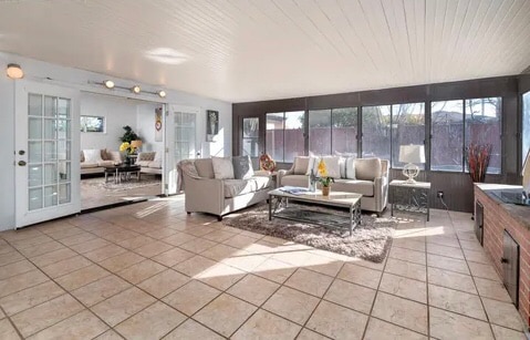Building Photo - 1306 McFarlane Ln