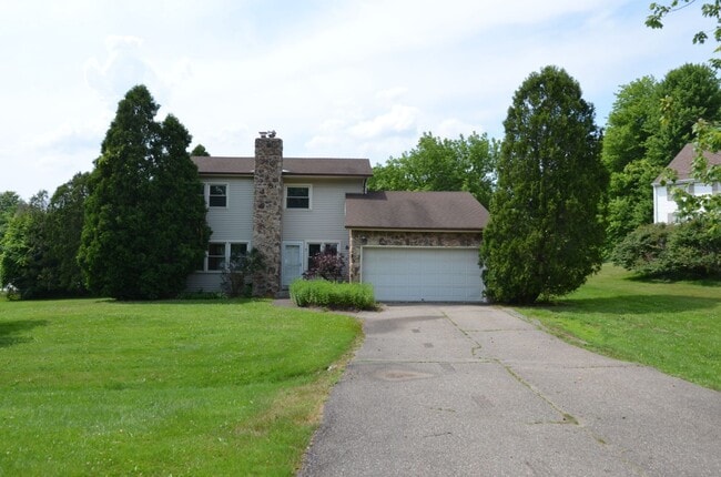 Building Photo - 7 Rivendell Dr